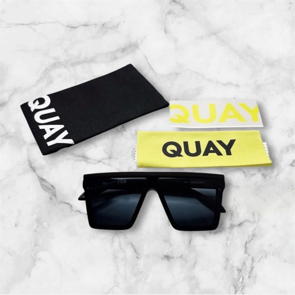 Quay Australia Hindsight Smoke Lens Matte Sunglasses